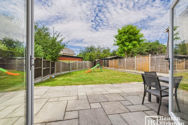 42, Sweet Briar Drive, Basildon photo 2