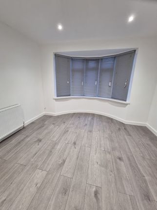 149, Wyld Way, Wembley photo 3