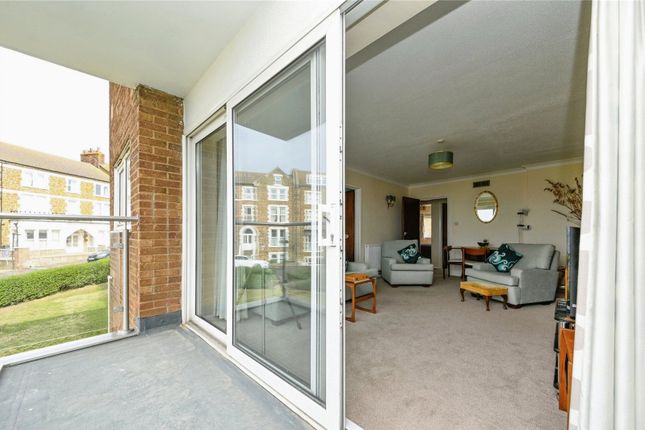 12, Cliff Court, Norfolk photo 4