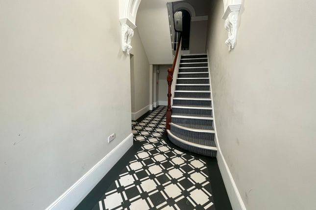F2, 7, Enys Road, Upperton Eastbourne photo 3