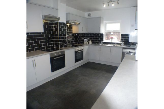 33, Ladybarn Lane, Manchester photo 4