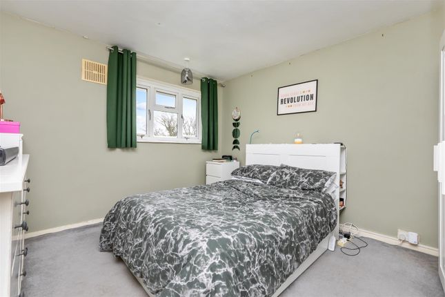 Flat for sale in The Linkway, Brighton