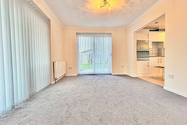 14 Brixham Close, **DOUBLE LENGTH GARAGE**Brixham Close, Bedford photo 5