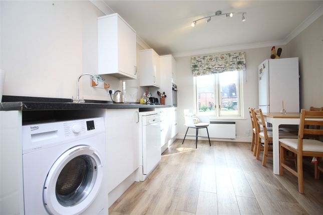 Flat for sale in Bearwater, Hungerford, Berkshire