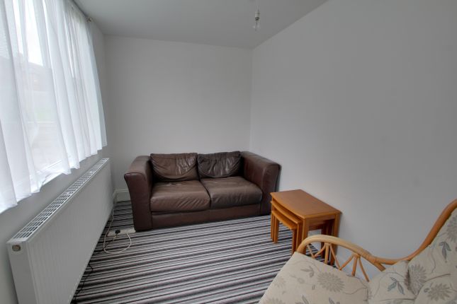 Shared accommodation to rent in Outwood Close, Leicester
