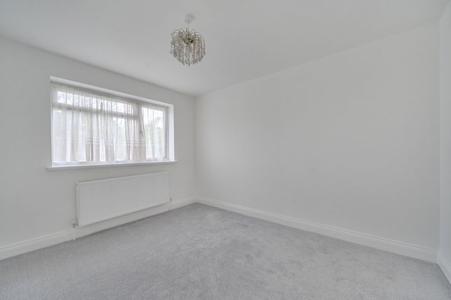 8, Lascelles Avenue, Harrow photo 4