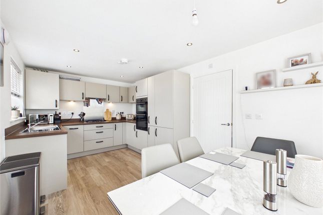 16, Northfield View, Ipswich photo 4