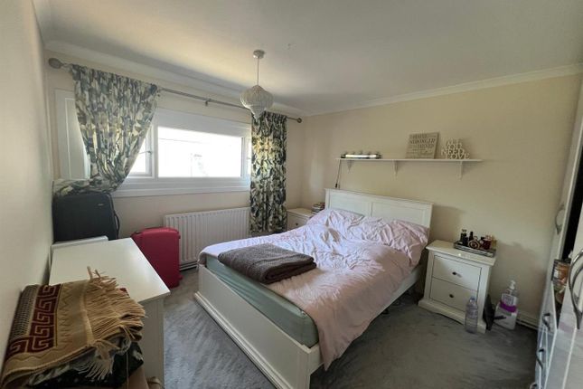9, Opossum Way, Hounslow photo 4