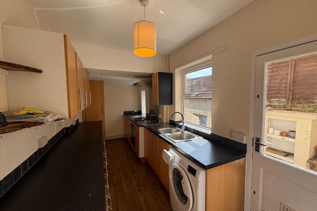 23, Lawrence Avenue, Bristol photo 2