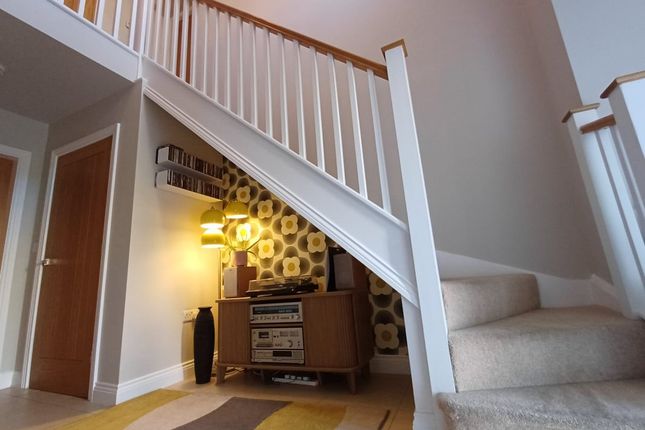 11, Hawley Close, Hugglescote, LE67 photo 5