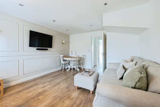 11, Griffin Walk, Chippenham photo 3