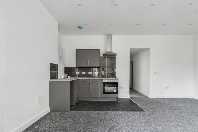 Flat 2, 26, Forest Road West, Nottingham photo 5