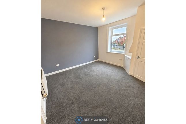 Fields New Road, Chadderton, Oldham photo 4