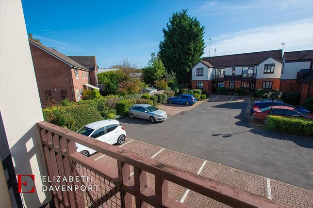 7 Alexandra Court, Kenilworth photo 4