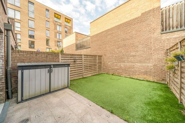 7, Peartree Way, Greenwich photo 3