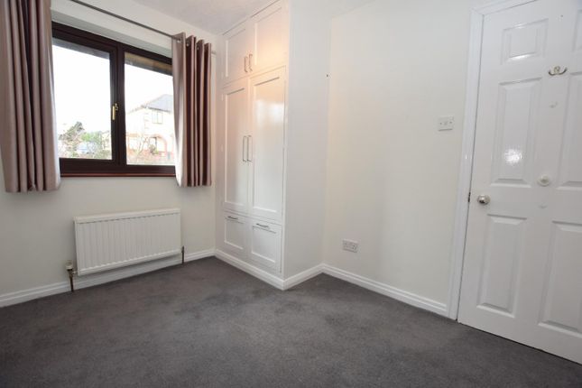 Town house to rent in Park Street East, Barrowford, Nelson
