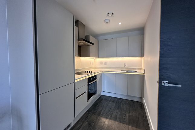 6 Cheetham Hill Road, Manchester photo 4