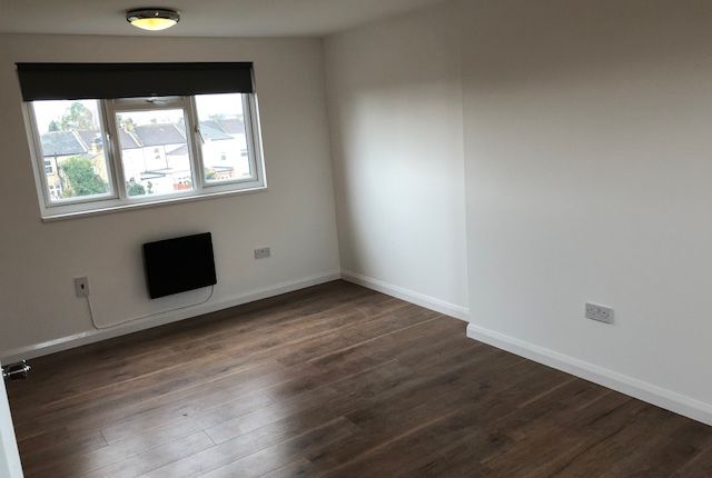 Thumbnail Studio to rent in Park Road, Ilford