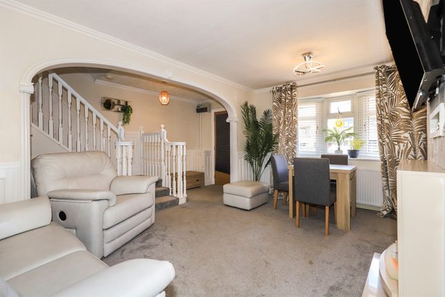 64, Fallowfield, Wolverhampton photo 3