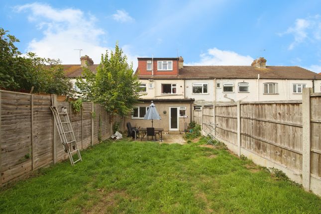 74, Seymer Road, Romford photo 4