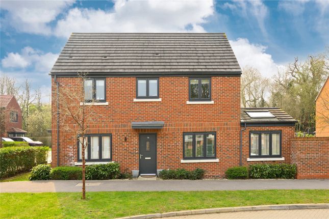 14, Nightingale Avenue, Chertsey photo 3