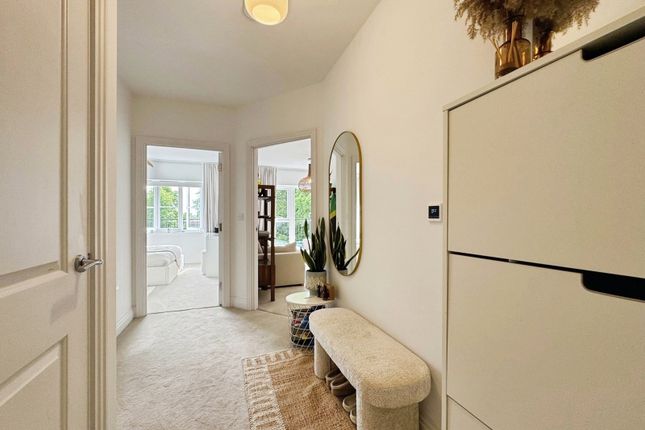 168, Aspen Road, Buckinghamshire photo 2