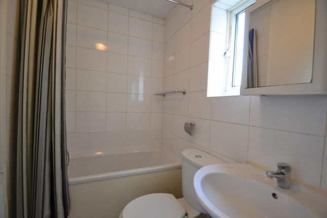 Flat to rent in Osborne Road, Levenshulme, Manchester.