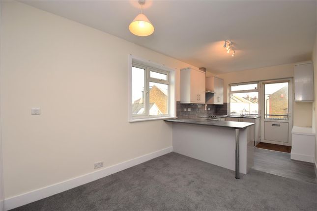 Studio to rent in Stanley Road, Teddington