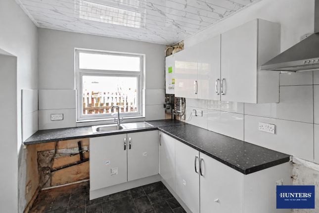 79, Chellow Grange Road, Bradford photo 4