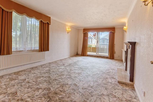 5, Belmer Court, Worthing photo 3