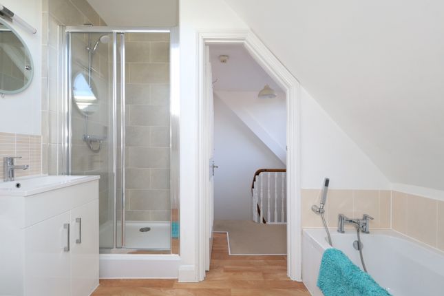 Flat for sale in Stapleton Hall Road, Stroud Green