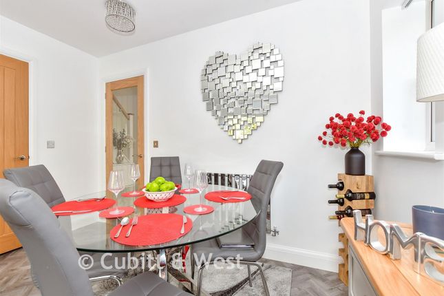 4, Hazel Close, Arundel photo 4