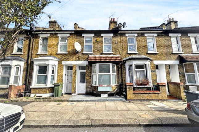 2-bed house on Tennyson, Tennyson Road, Stratford, £2,000/mo