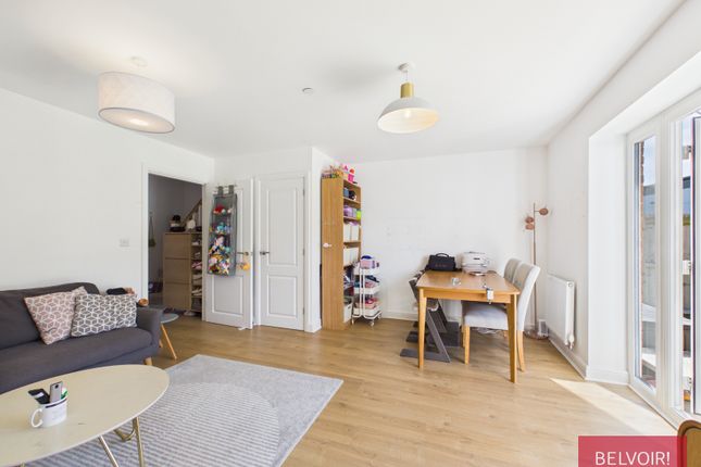 51, Prestwich Gardens, Llay photo 3