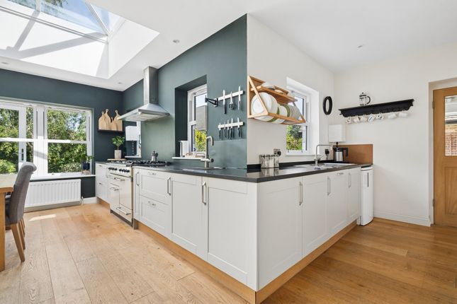 Fairlawns, 51 Long Park, Chesham Bois, Amersham photo 4