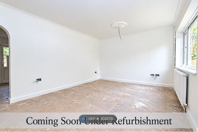 Larchwood Close, Chatham photo 2
