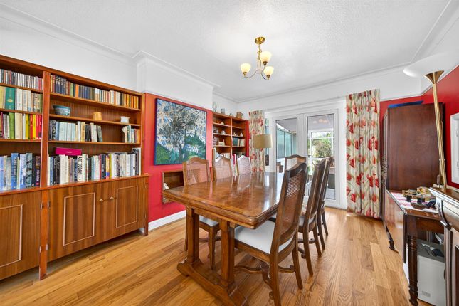 73, Queen Mary Avenue, Morden photo 4