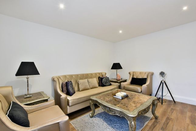 7, Pheasant Close, Buckinghamshire photo 4