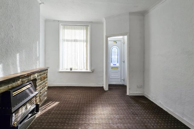 Lightcliffe Road, Huddersfield photo 4