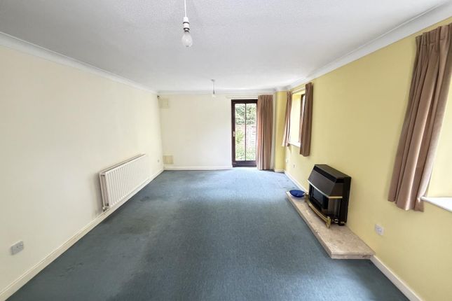 11, Chawton Crescent, Milton Keynes photo 2