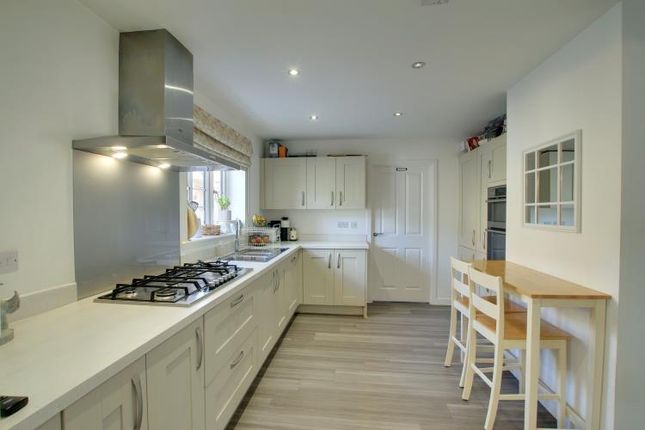 6, Park Close, Fenstanton photo 2