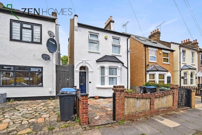 Thumbnail Detached house for sale in Chestnut Road, Enfield