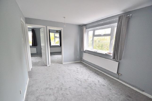 Thumbnail Property for sale in Canterbury Close, Leagrave, Luton