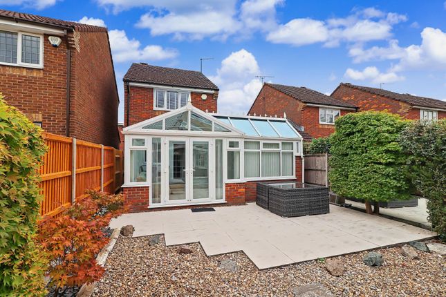 23, Sweyns Mead, Hertfordshire photo 2