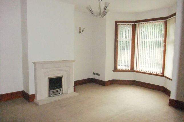 6, Cowrakes Road, Huddersfield photo 3