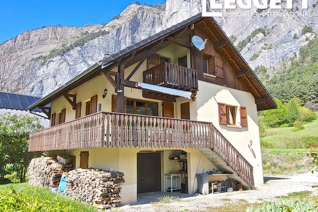 Thumbnail Villa for sale in Le Bourg-D'oisans, Isère, Auvergne-Rhône-Alpes
