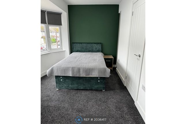 Room to rent in Castlemaine Avenue, Gillingham