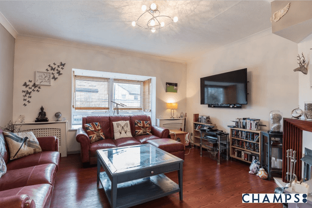67 Barnfield Place, London photo 4