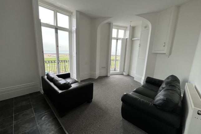 Flat 5, Brenchley Mews, 35, Sea Front, Hampshire photo 3