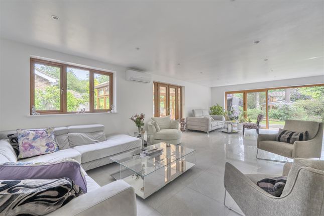 12, Parkway, Crowthorne photo 2